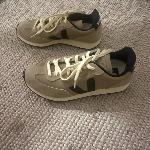 Veja Taupe and Black Running Style Sneakers never worn - Picture 3 of 6